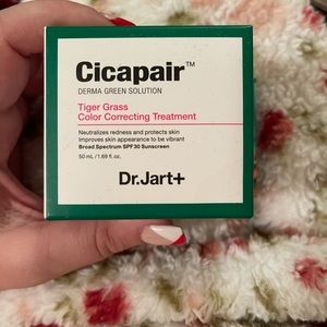 Cicapair tiger grass color correcting treatment